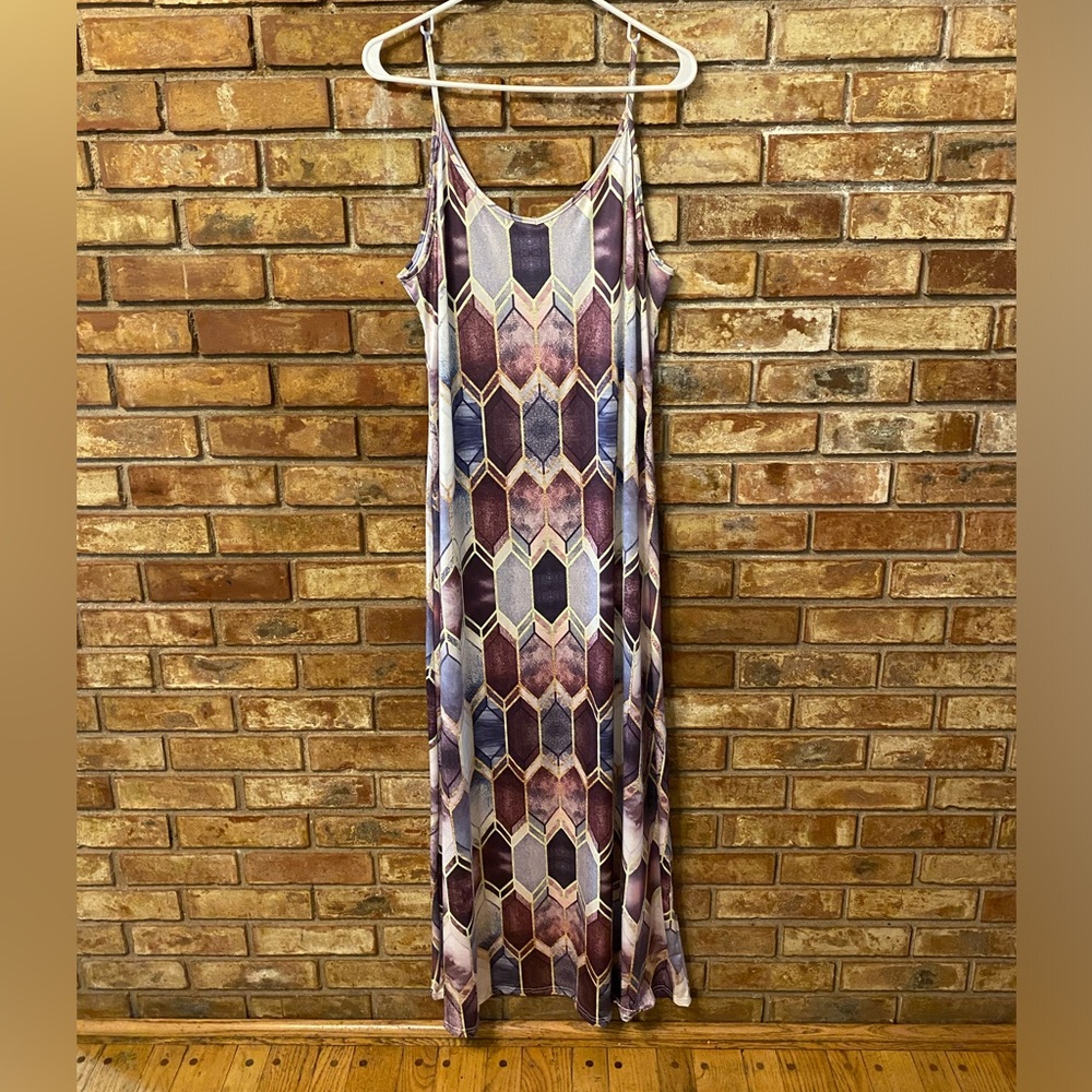Geometric Print Maxi Dress in Purple and Cream - Picture 3 of 3